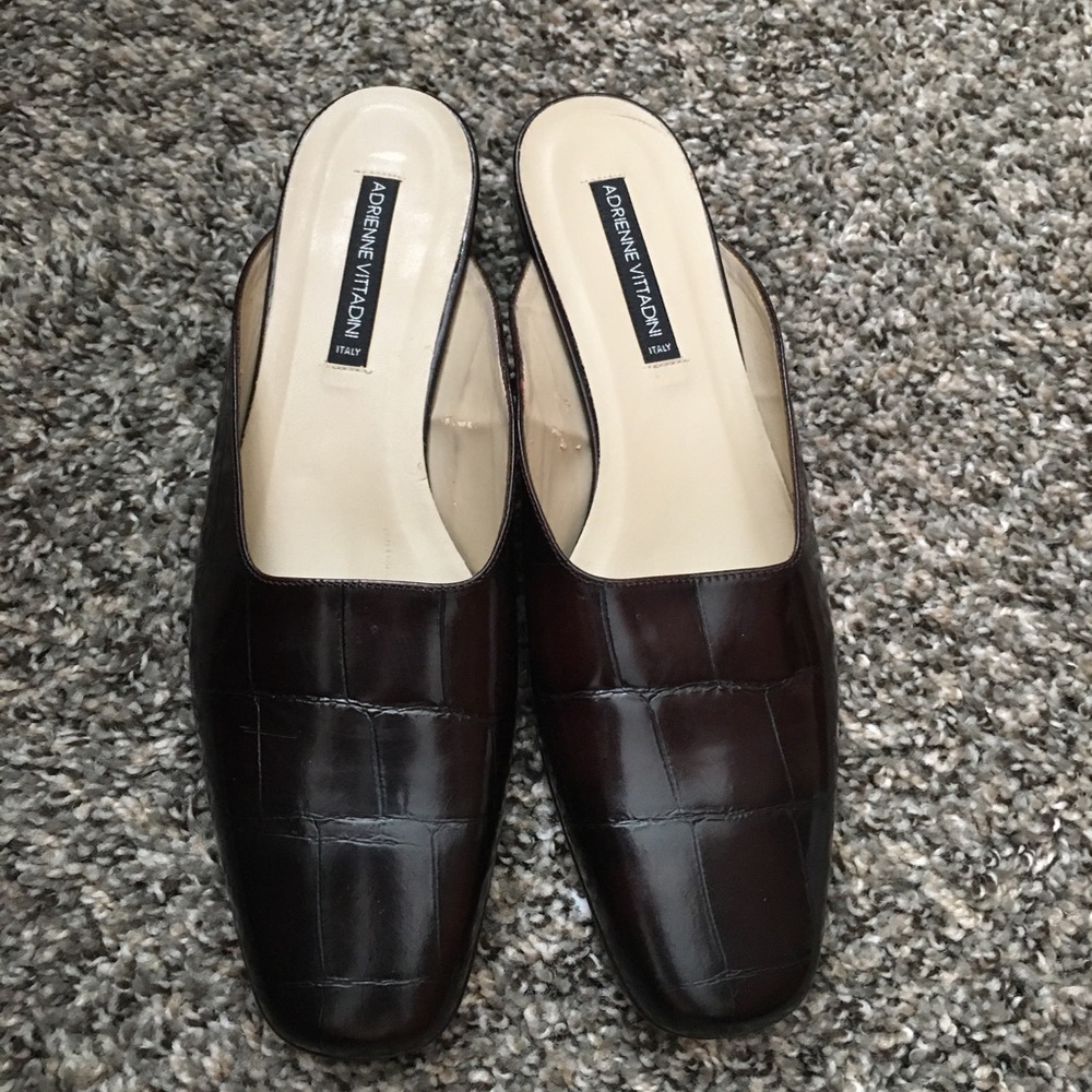 💥 SOLD 💥 SlipOn- Adrienne Vittadini